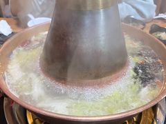 -果松木炭酸菜铜火锅·外婆参鸡汤