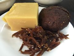 豌豆黄-老磁器口豆汁店(天坛店)