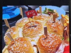 -DEEP·美式餐吧(五棵松华熙LIVE店)