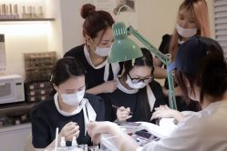 -Lucky girl建构养甲·中式翘睫专业店