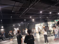 -嘉禾舞社·街舞培训工作室