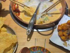 -洱火云南酸菜牛肉火锅(石景山当代商城店)