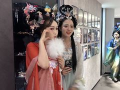 -贺加贝化妆美甲培训学校