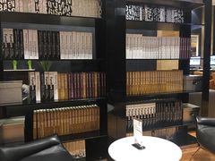 -武汉光谷广场杨家湾地铁站怡程酒店