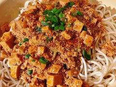 鱼籽热干面-鹤江桥·红油牛肉粉(SKP店)