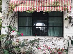 门面-彳亍咖啡·这里(水湾路店)