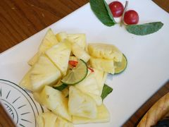 青柠檬拌鲜菠萝-云海肴·汽锅鸡·云南菜(苏州中心店)