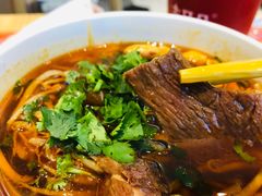 牛肉酸辣粉-吉品合酥脆烤饼(太平洋森活天地店)