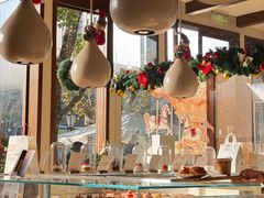 -VERIE BAKEHOUSE