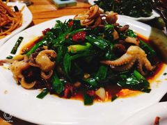 爆香八抓鱼-帅府街兔头(大同古城店)