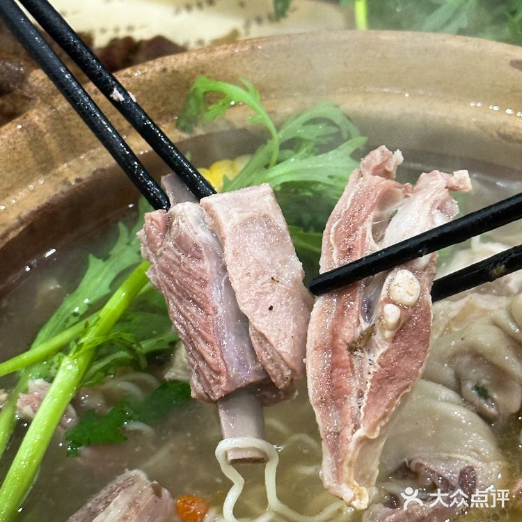 杭州西湖边的烟火气,贴胃的一郭羊肉炉