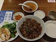 生爆牛肉面-寻裕记·现炒浇头面(人民广场店)