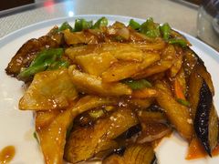 地三鲜-东北哈尔滨酱骨头馆房掌柜铁锅炖