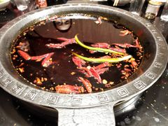 -茅草房·河畔园林火锅