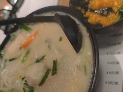-肥汁米蘭香港米线(定西路店)
