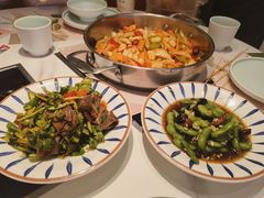 -黄记煌三汁焖锅(新佳丽江汉路店)