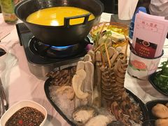 -鲜入围煮花胶鸡海鲜火锅