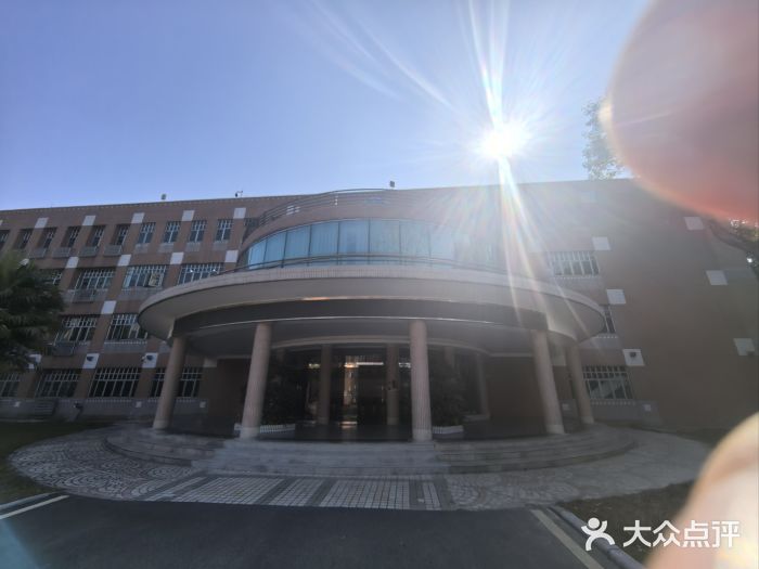 广东外语外贸大学(白云山校区)图片