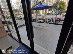 门面-瑞幸咖啡(巴黎春天陕西路店)