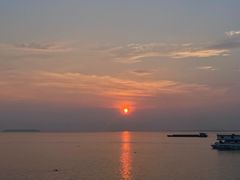 -巴陵广场