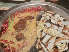 -廖掌柜·重庆鲜货火锅(上海首店)