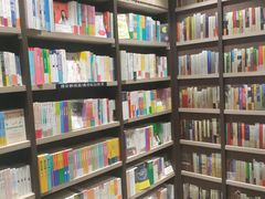 -钟书阁(群光广场店)