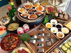 -围炉肉舍•炭烤活鳗•丹东海鲜烤肉(步行街店)