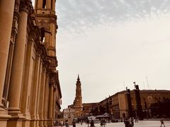 -皮拉尔圣母圣殿主教座堂