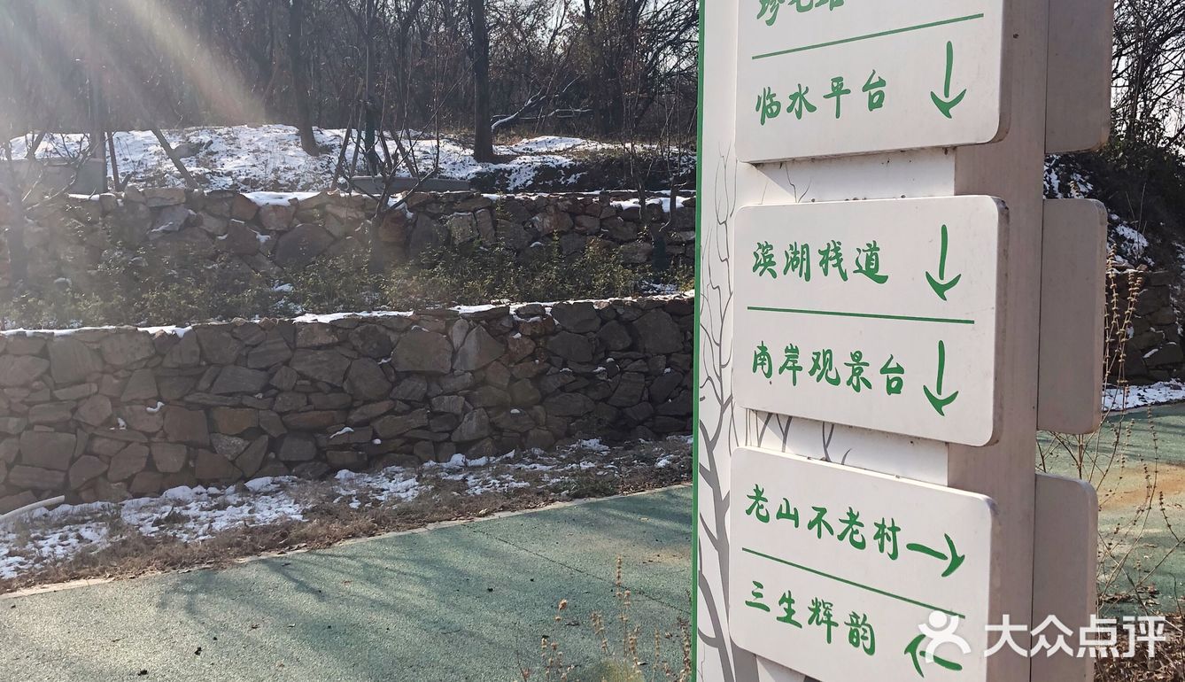 连降噪耳机都能够舍弃，一个双肩包就到达这里