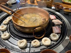 -阿山卓·野生菌火锅·纳西火塘烤肉