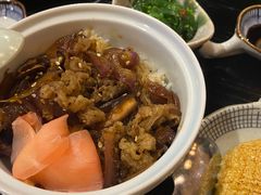 肥牛饭-轻音料理(王府星Mall店)