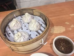 -莱莱小笼·乔艾
