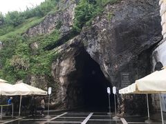 -波斯托伊纳溶洞