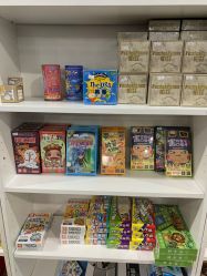 -逝水玩具折扣店