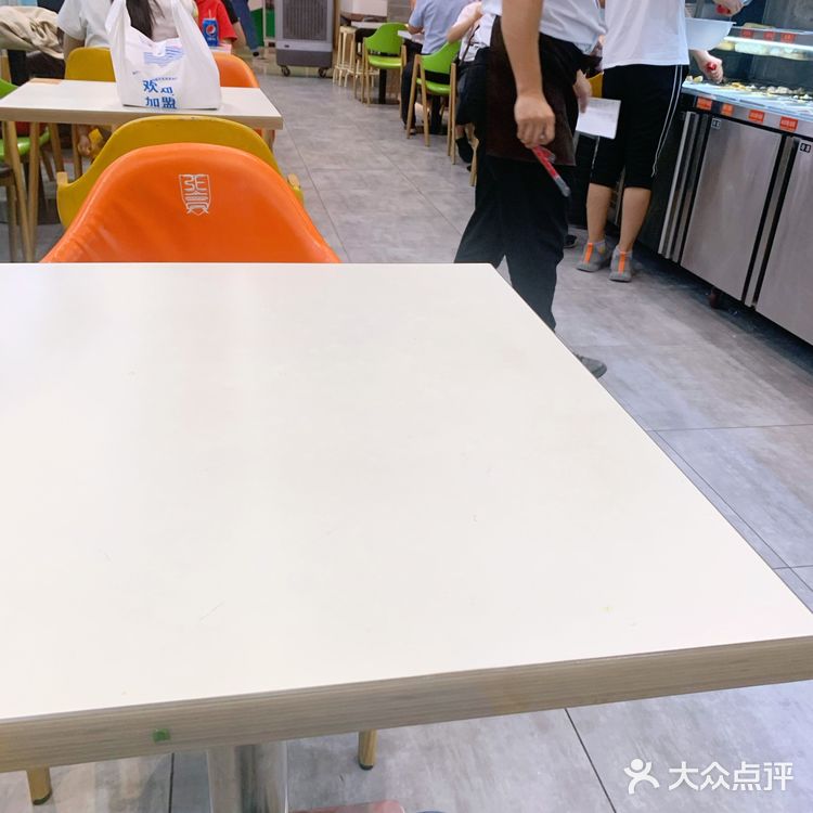 很喜欢他们家佐料台，有很多另外的配料