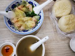 虾肉馄饨-新丰小吃(中山中路分店)