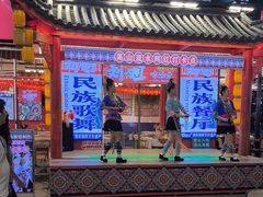 -刘姐啤酒鱼民族演艺餐厅(西街总店)