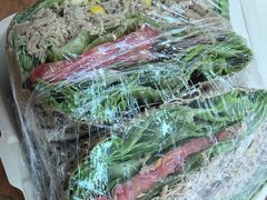 别地儿吃不到的吞拿鱼三明治-萤火虫咖啡(后海店)