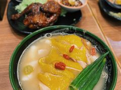 花膠湯班蘭雞粉皮-班兰叶印尼美食