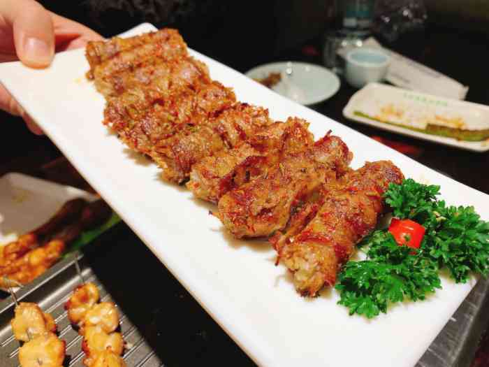 凤凰楼(开发区店)-"朋友来看望,说起特色就是烧烤了,附近找到.