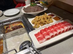 -海底捞火锅(曹安公路店)