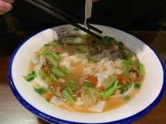 香菜牛肉炒码汤粉-羅秋明手工粉面