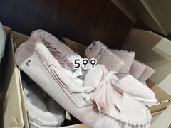 -UGG(燕莎奥特莱斯购物中心店)