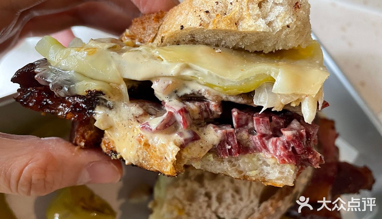 硬脆面包的三明治是我的菜 没什么犹豫就点了