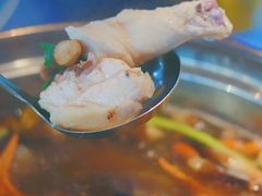 吃稻谷文昌鸡-千岛蚝高压锅生蚝·人参火锅(白云万达店)