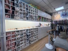 -上海路易十四芭蕾良品舞蹈用品店(美丽华商务中心店)