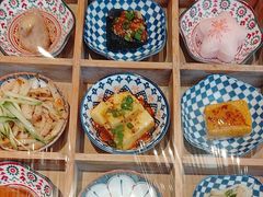 -阿瓦山寨·湘菜现炒·剁椒鱼头王(咸阳总店)