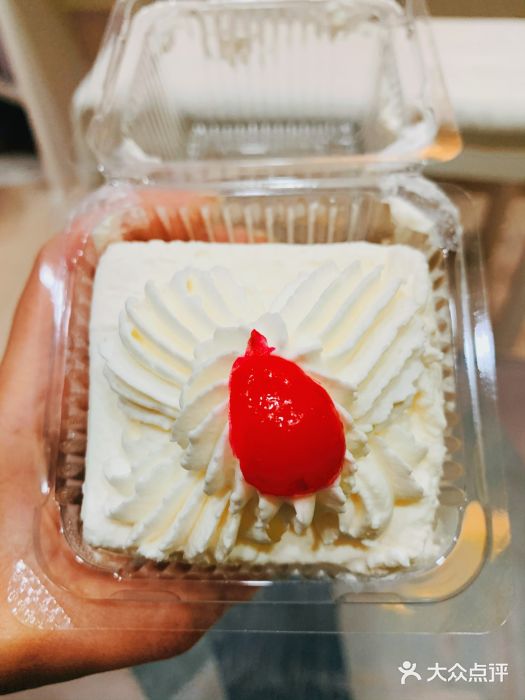 红宝石(新村店)鲜奶小方蛋糕图片