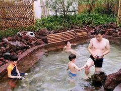 -田园东方蜜桃村的田野营地