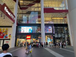 -乐高品牌旗舰店(人民广场店)